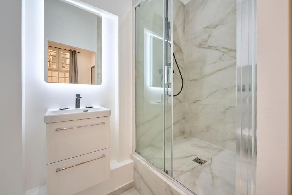 Marais - Modern Apartment Parigi Esterno foto